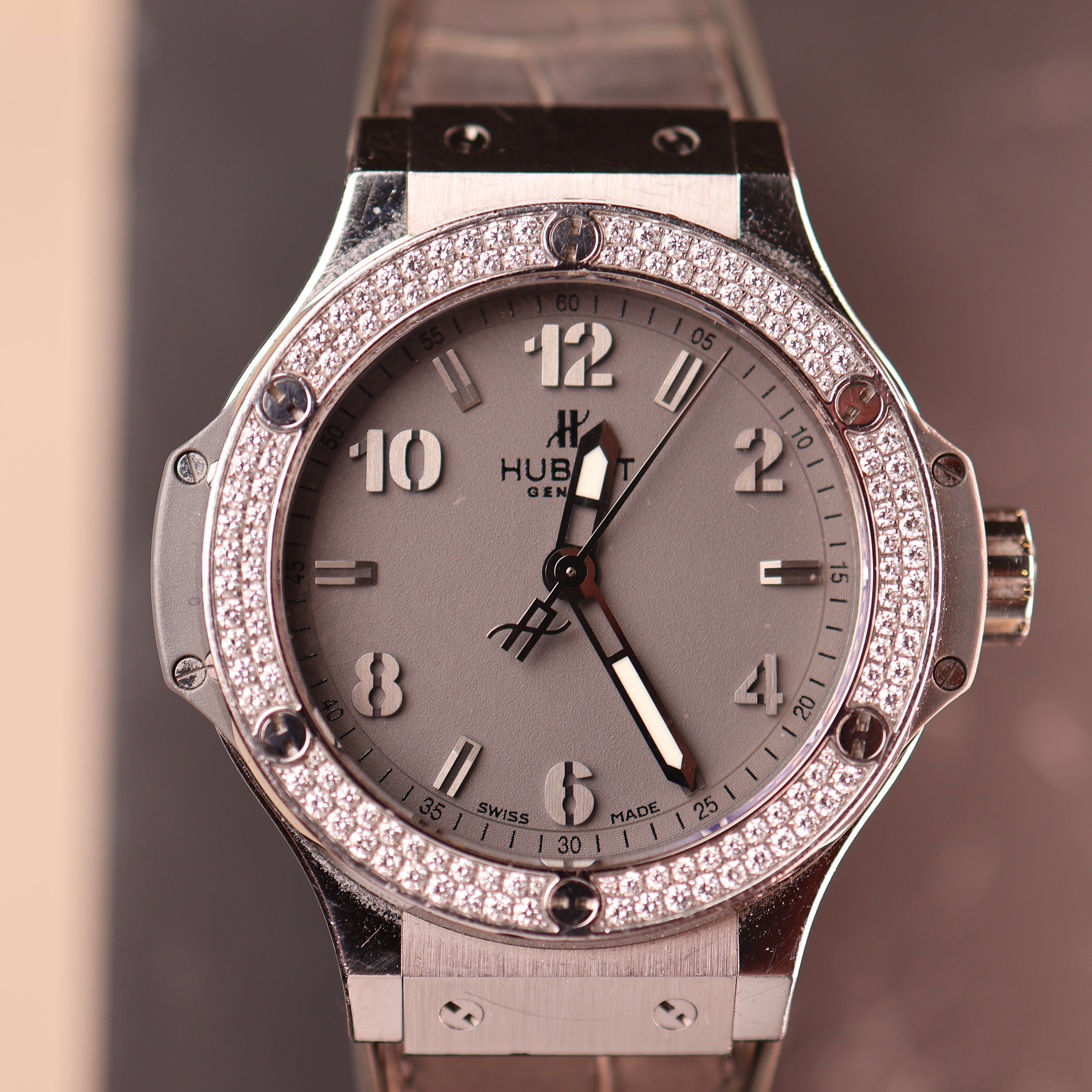 Hublot Big Bang Earl Grey Diamond 361.ST.5010.LR.1104